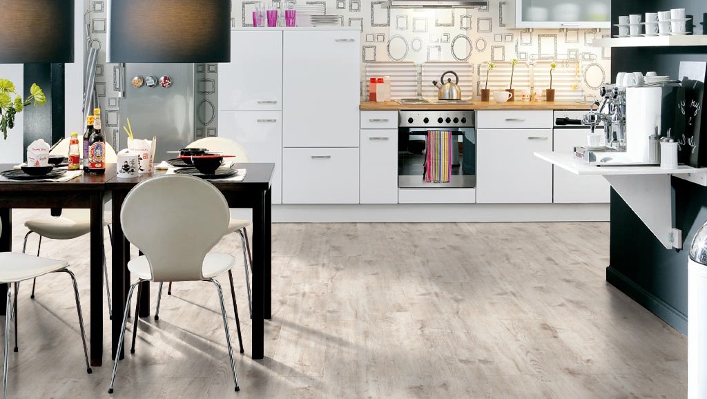 Ламинат Haro Tritty 100 дуб юрский белый 526666 фото в интерьере Ламинат Haro Tritty 100 дуб юрский белый 526666 фото в интерьере